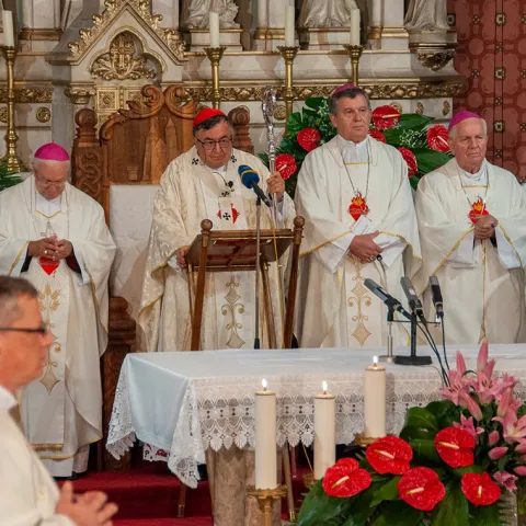 Svečanom misom otvorena skupštinska zasjedanja Prve sinode VN-a