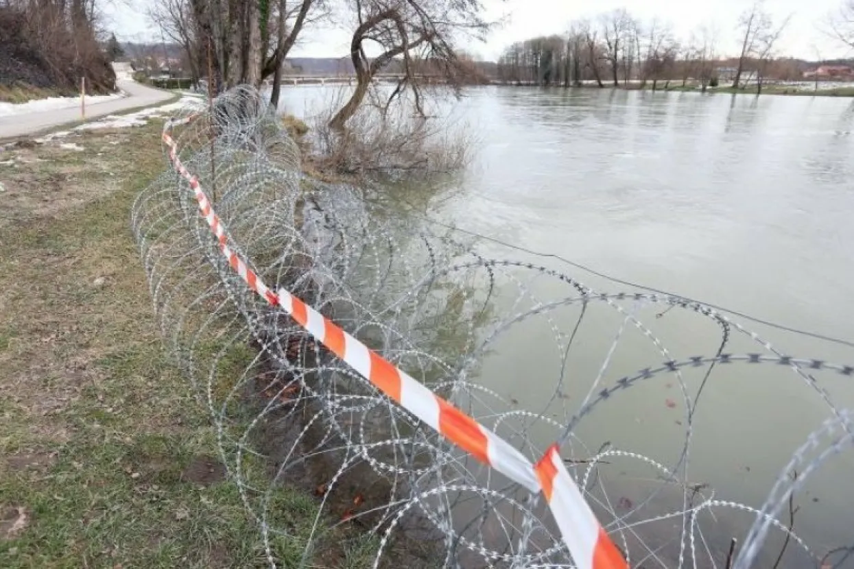 Žica na granici Slovenije i Hrvatske