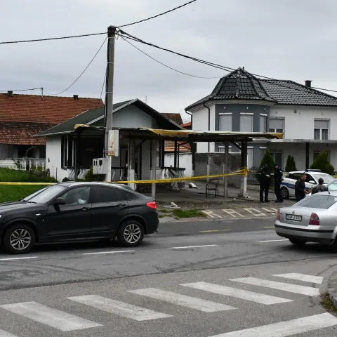 23.10.2021. Brcko (BiH) - U pozaru koji je zahvatio stambeni objekt u Brckom zivot je izgubilo sest osoba. Pretpostavlja se da je u pitanju trovanje ugljicnim monoksidom.