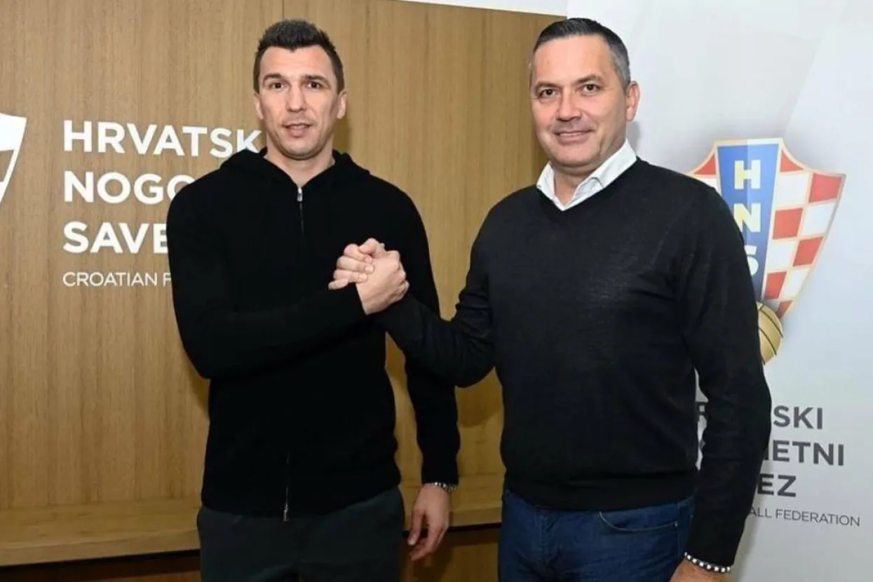 Mario MAndžukić među vatrenima