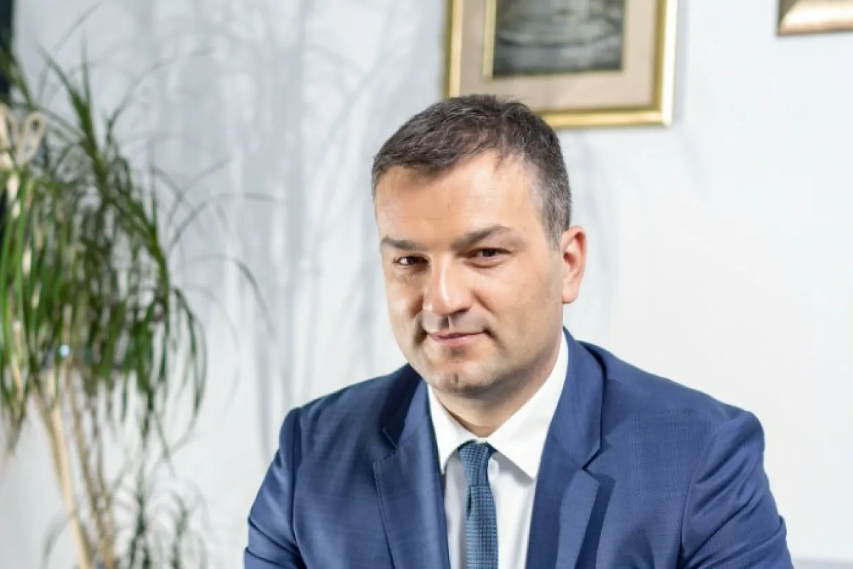 Nedim Uzunović