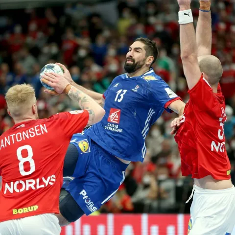 26.01.2022., Multifunctional Arena, Budimpesta, Madjarska - EHF Europsko prvenstvo, skupina I, 4. kolo, Danska - Francuska. Nikola Karabatic, Simon Hald Jensen, Rene Antonsen.