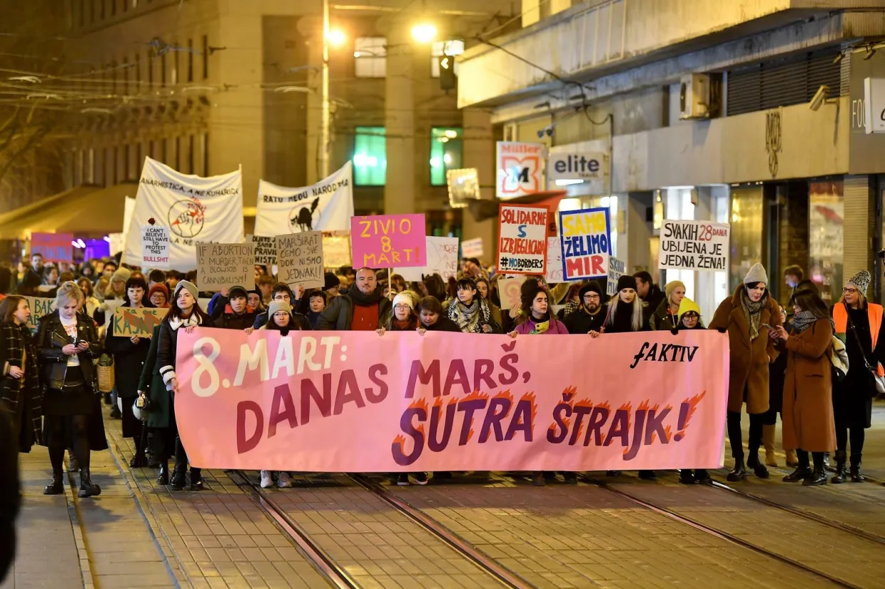 08.03.2022., Zagreb - Na Trgu zrtava fasizma odrzan prosvjedni mars pod parolom Danas mars, sutra strajk. Photo: Marko Lukunic/PIXSELL