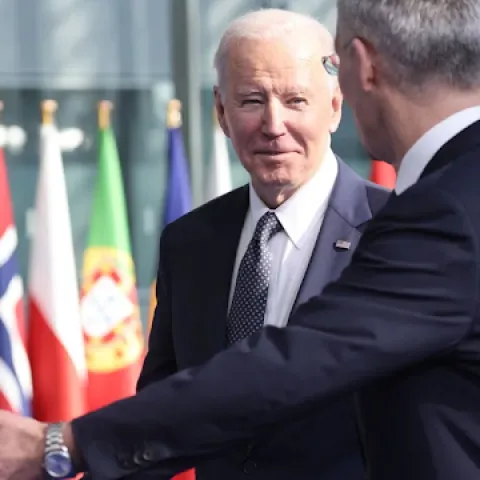 Joe Biden i Jens Stoltenberg