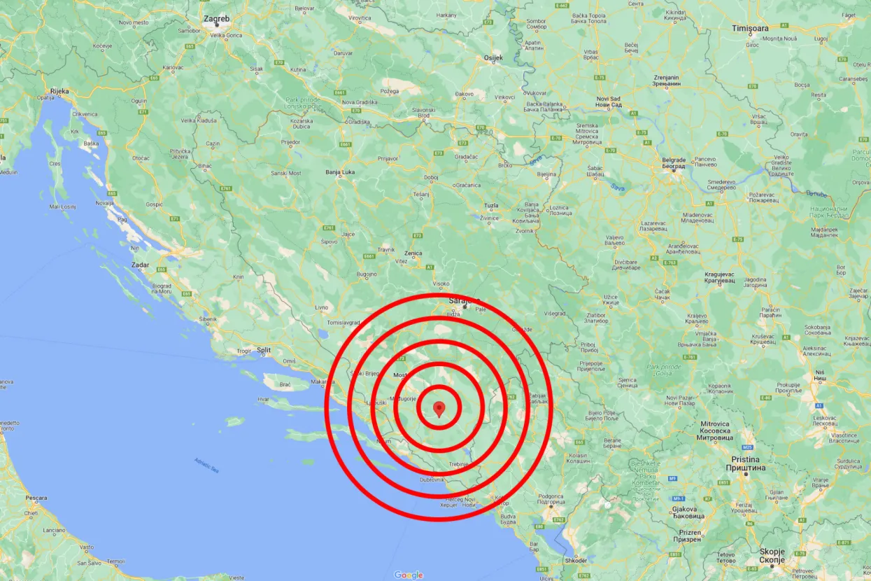 Mostar, 22.04.2022 - Vrlo snažan potres pogodio je u petak u 23,08 sati područje Hercegovine s magnitudom 5,8 stupnjeva Richterove ljestvice, a osjetio se u većem dijelu BiH i Dalmacije, navodi se u prvome izvješću Euromediteranskog seizmološkog centra (EMSC).

Epicentar potresa bio je 19 kilometara istočno od Stoca u istočnom dijelu Hercegovine, precizira se u izvješću EMSC-a. Potres se dogodio na dubini od dva kilometra. Tlo se treslo više sekunda, s magnitudom 5,8 stupnjeva Richtera.