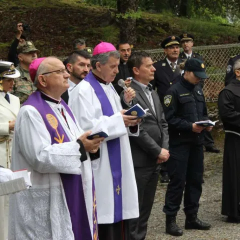 Pripadnici OSBiH i OS RH na hodočašću u Lurdu