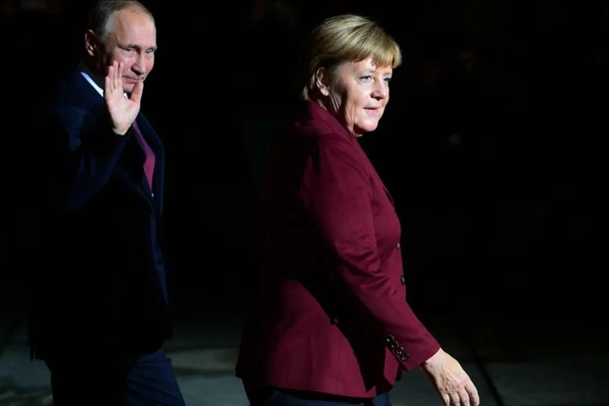 Vladimir Putin i Angela Merkel