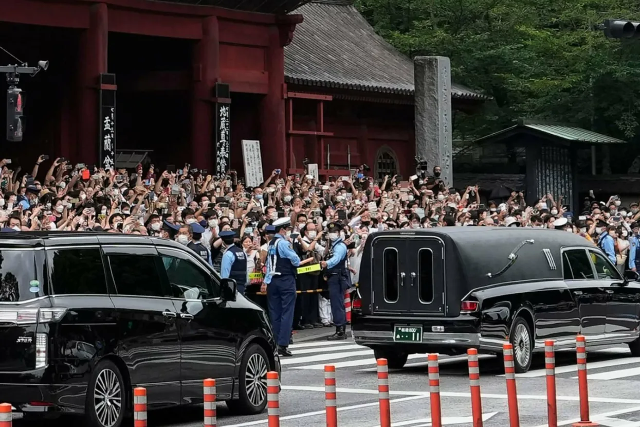 Japan se oprašta od ubijenog Abea, najdugovječnijeg japanskog premijera