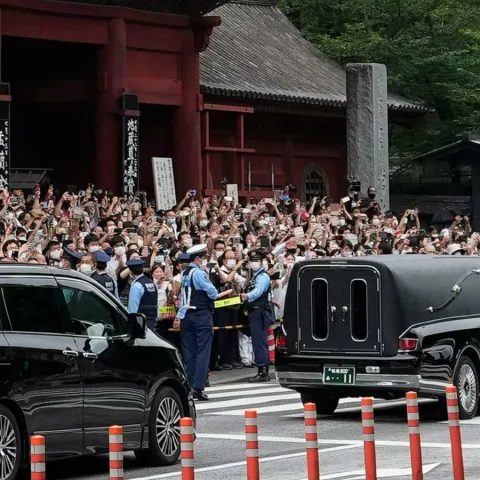 Japan se oprašta od ubijenog Abea, najdugovječnijeg japanskog premijera