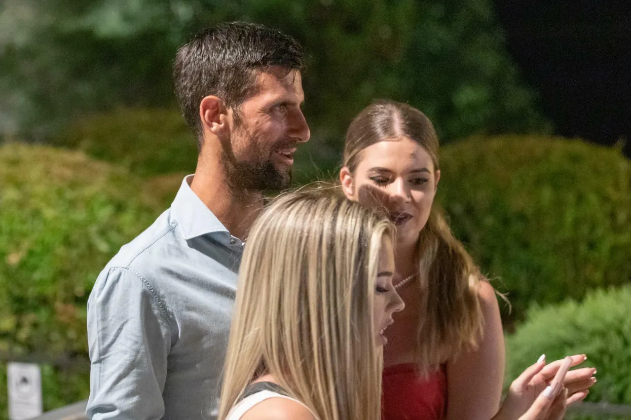 21.07.2022., Ploce, Dubrovnik - Novak Djokovic u posjet gradu. Prolaznici koji su ga prepoznali htjeli su sliku s njim.