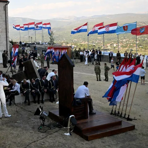 04.08.2022., Knin - Zastave u Kninu dan uoci 27. obljetnice VRO Oluja. Photo: Davor Puklavec/PIXSELL