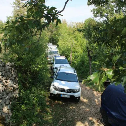 Policijska akcija kod Širokog Brijega: Pronađena vrećica s marihuanom, uhićen muškarac