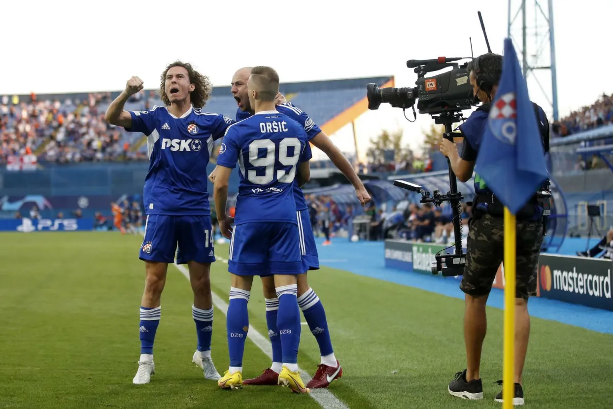 06.09.2022., stadion u Maksimiru, Zagreb - UEFA Liga prvaka, 1. kolo, skupina E, GNK Dinamo - FC Chelsea. Robert Ljubicic,Mislav Orsic Photo: Slavko Midzor/PIXSELL