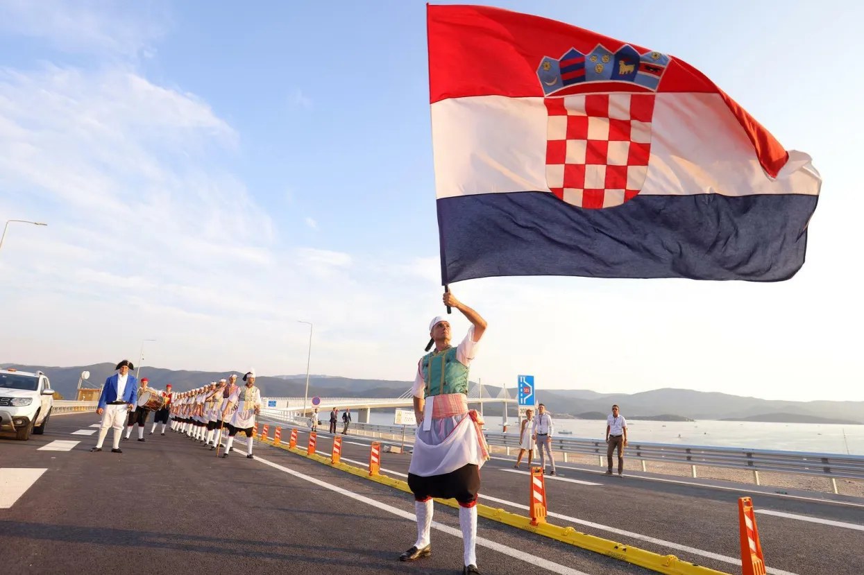 26.07.2022., Komarna - Sluzbeno otvorenje Peljeskog mosta. Kumpanija/Kumpanjija s Korcule. Photo: Miroslav Lelas/PIXSELL