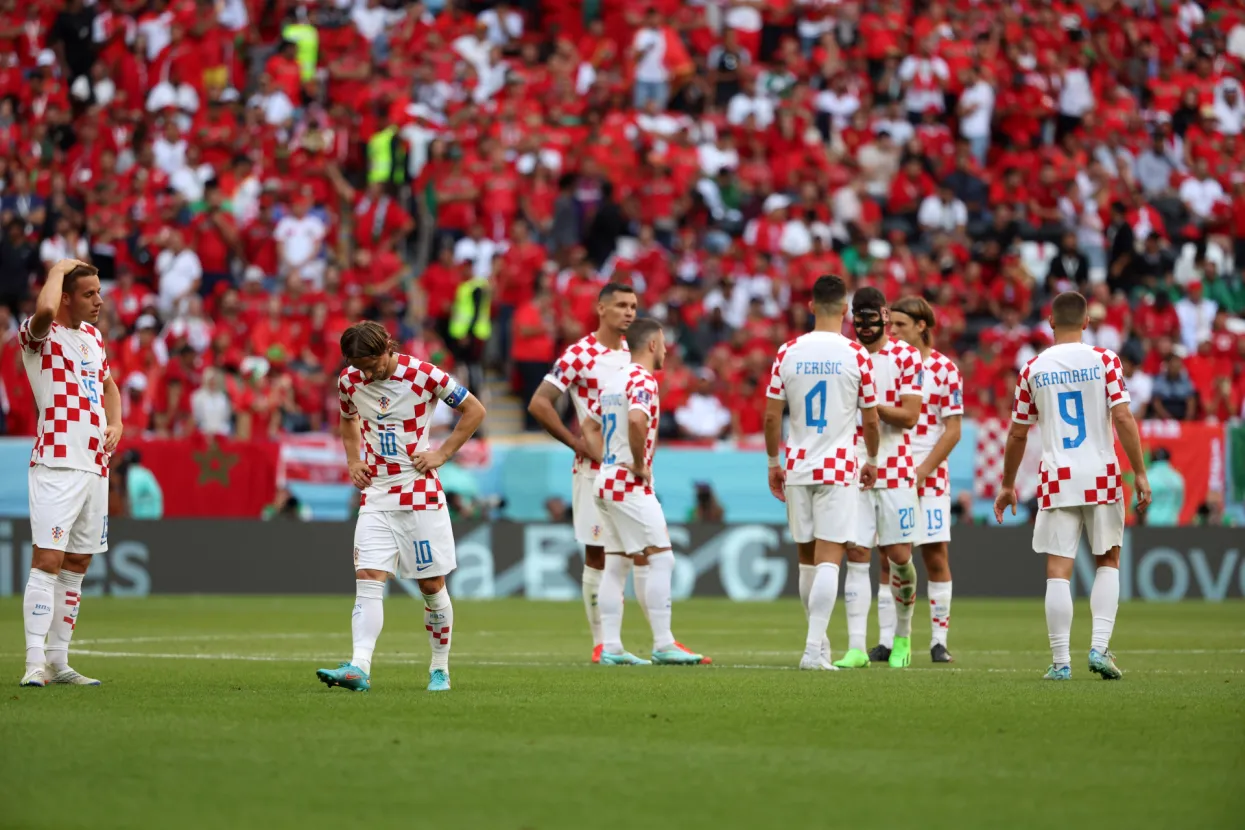 Doha, 23.11.2022.- Utakmica 1.kola F supine Svjetskog nogometnog prvenstva Katar 2022, Hrvatska - Maroko na stadionu Al. Bayt.
Na fotografiji Mario Pašalić, Luka Modrić, Dejan Lovren, Josip Jurković, Ivan Perišić, Joško Gvardio, Borna Sosa, Andrej Kramarić.