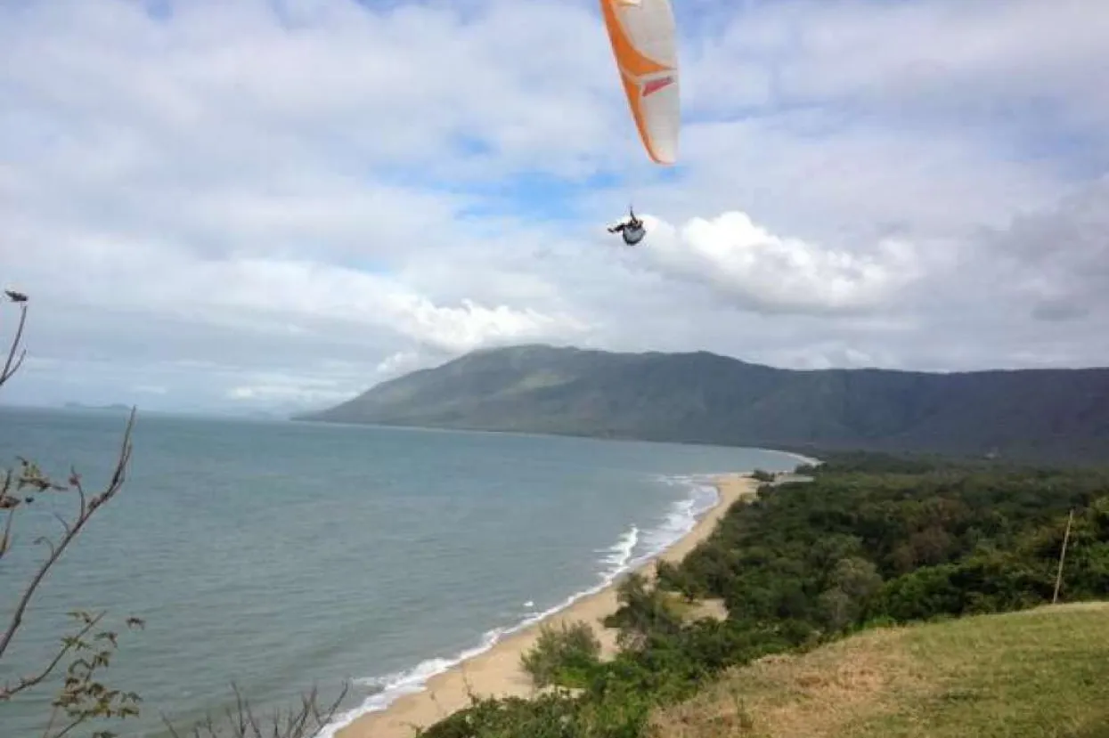 Migrant paraglajderom preletio granicu do Španjolske