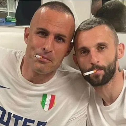 Brozović s cigaretom