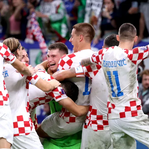 Al Wakrah, 05.12.2022. - Utakmica osmine finala Svjetskog nogometnog prvenstva Japan - Hrvatska na stadionu Al Janoub. Na fotografiji Mislav Oršić, Lovro Majer, Josip Juranović, Dominik Livaković, Marko Pašalić, Marcelo Brozović, Nikola Vlašić.