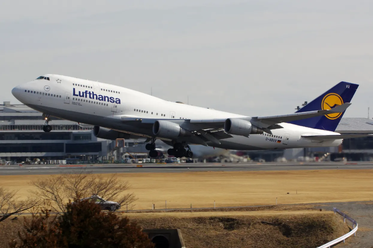 Lufthansa.