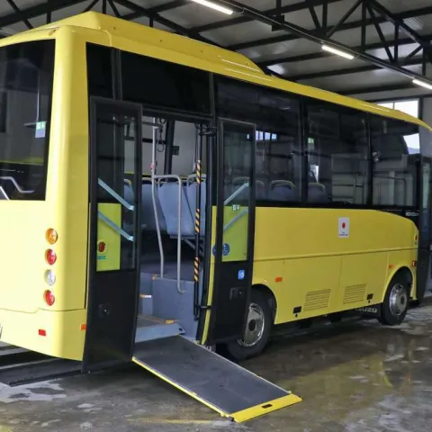 Vlada Japana donirala autobus poduzeću &#39;Mostar Bus&#39;, moći će ga koristiti i osobe s invaliditetom