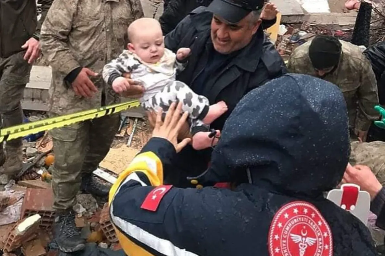 U Turskoj i Siriji se traga za preživjelima ispod ruševina