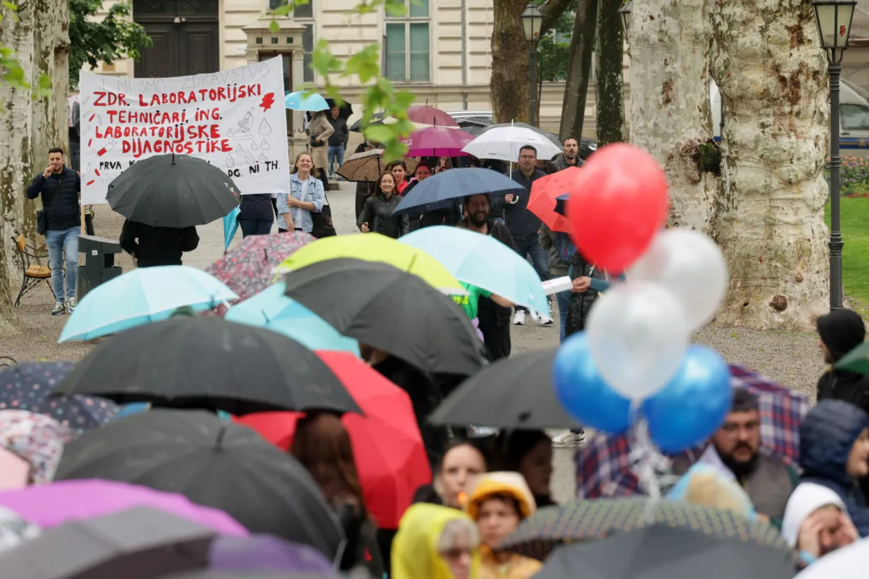 Hrvatski strukovni sindikat medicinskih sestara i medicinskih tehničara zajedno sa Samostalnim sindikatom zdravstva i socijalne skrbi Hrvatske održali su prosvjed na Zrinjevcu, gdje su ponovno istaknuli zahtjeve za povećanjem platnih koeficijenta za najmanje deset posto i poboljšanjem uvjeta rada.