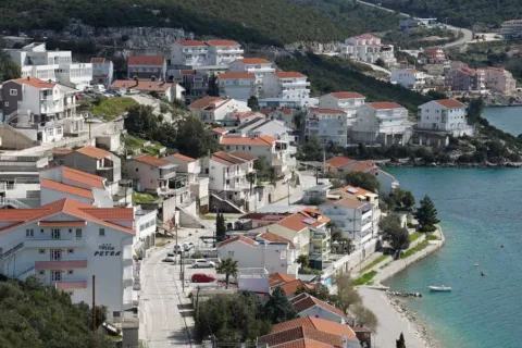 Neum.