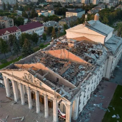 Ukrajinsko ministarstvo obrane objavilo je fotografije kazališta u Černihivu