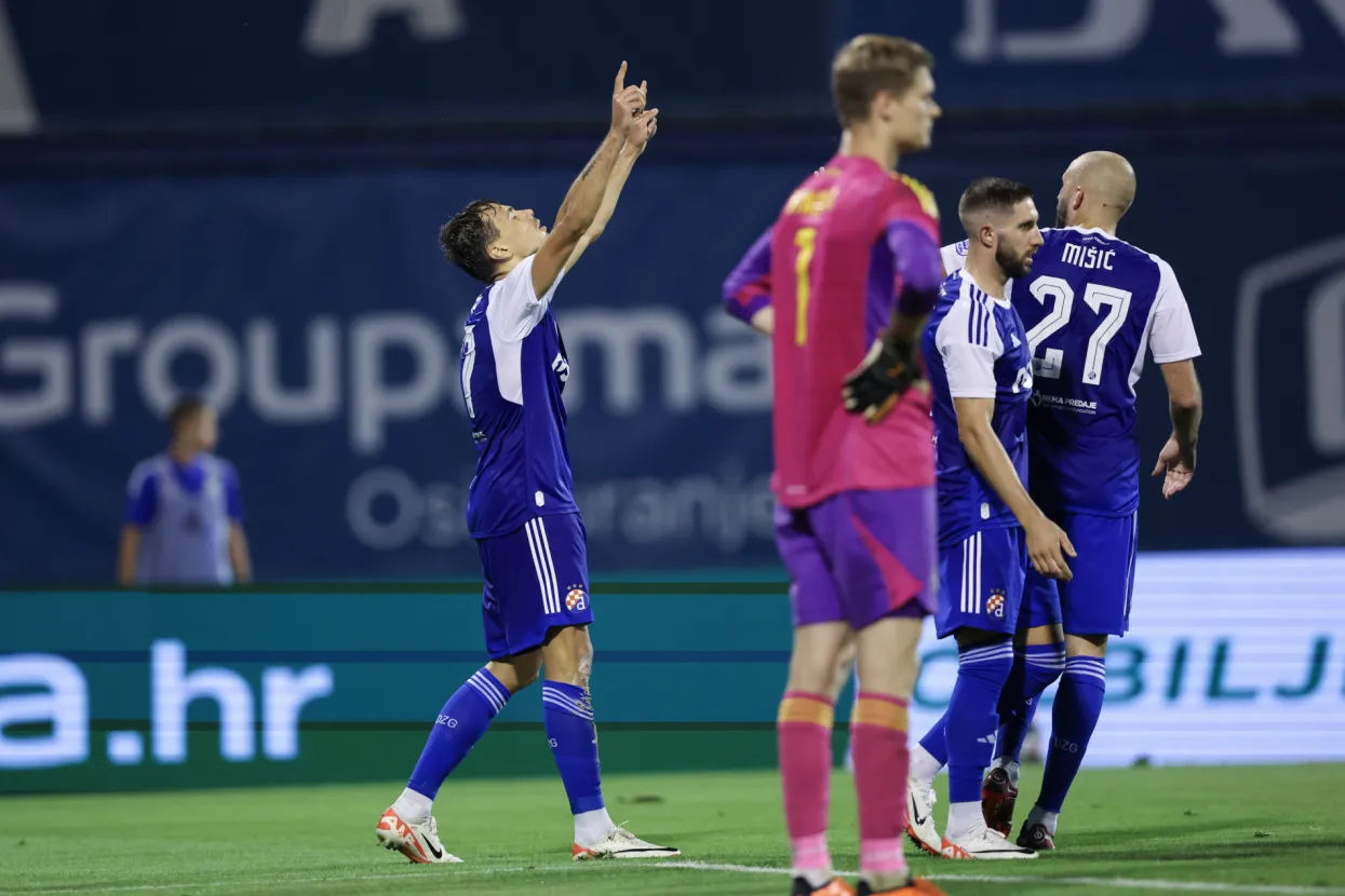 Zagreb, 24.08.2023 - Prvaa utakmica 4. pretkola nogometne Europske lige Dinamo - Sparta Prag na stadionu u Maksimiru. Na slici Dario Špikić slavi postignuti zgodatik.<br>