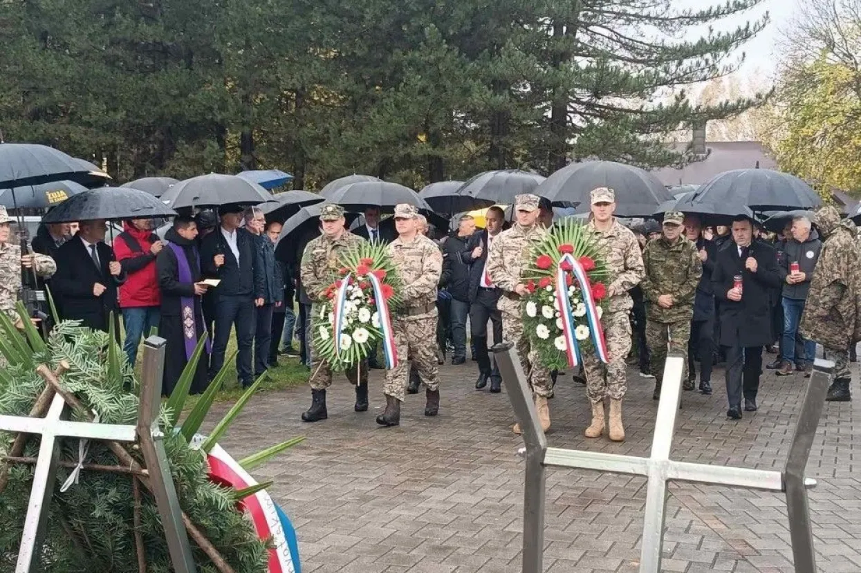 U organizaciji općine Kupres, Hrvatskog narodnog sabora BiH i Udruga iz Domovinskog rata Kupres u petak je u Kupresu obilježena 29. obljetnica oslobođenja Kupresa.