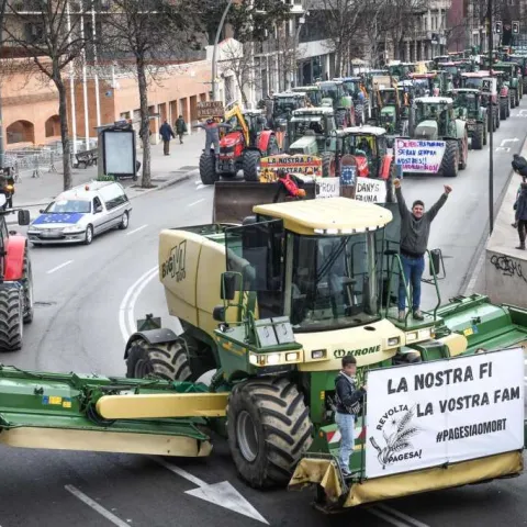 Španjolski farmeri blokirali autoputove širom zemlje