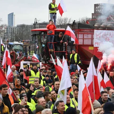 Poljski farmeri gađali jajima ured Europske komisije