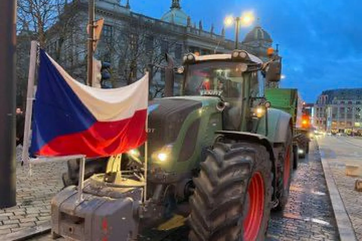 Češki farmeri traktorima blokirali centar Praga