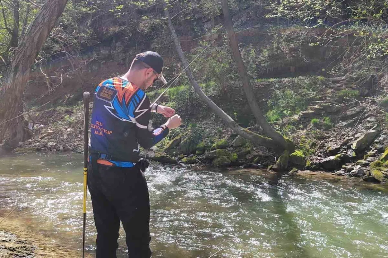 KISELJAK, 7. travnja (FENA) - Tridesetak natjecatelja iz 12 ribolovnih udruženja s područja Federacije BiH u nedjelju je na rijeci Lepenici u Kiseljaku odlovilo četiri runde u sklopu federalnog prvenstva u spining ribolovu.