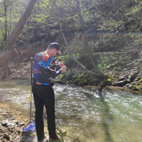 KISELJAK, 7. travnja (FENA) - Tridesetak natjecatelja iz 12 ribolovnih udruženja s područja Federacije BiH u nedjelju je na rijeci Lepenici u Kiseljaku odlovilo četiri runde u sklopu federalnog prvenstva u spining ribolovu.