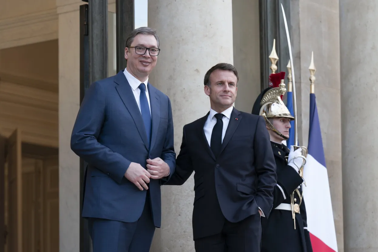 Emanuel Macron i Aleksandar Vučić