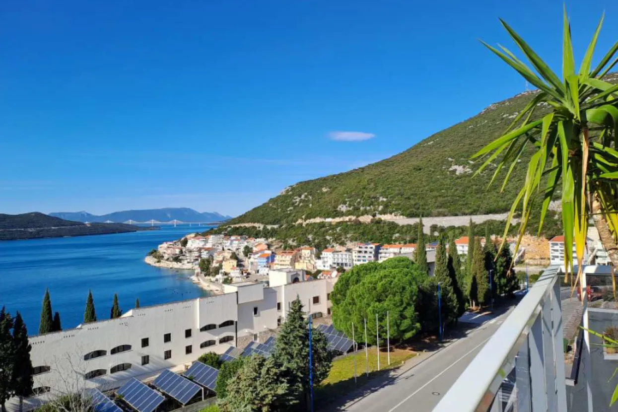 Neum.