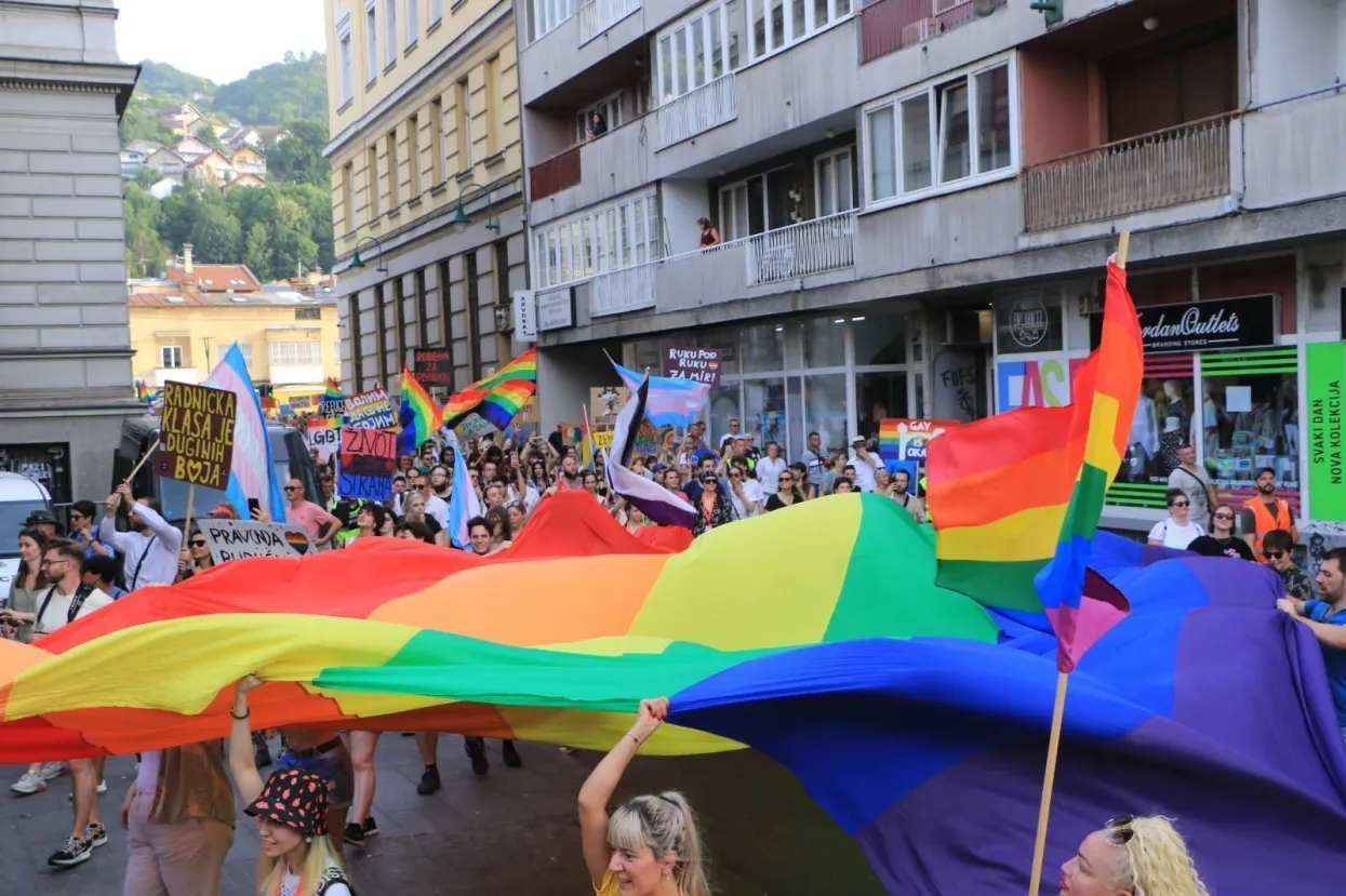 U Sarajevu Bh. povorka ponosa pod sloganom 'Volim da se ne bojim' 