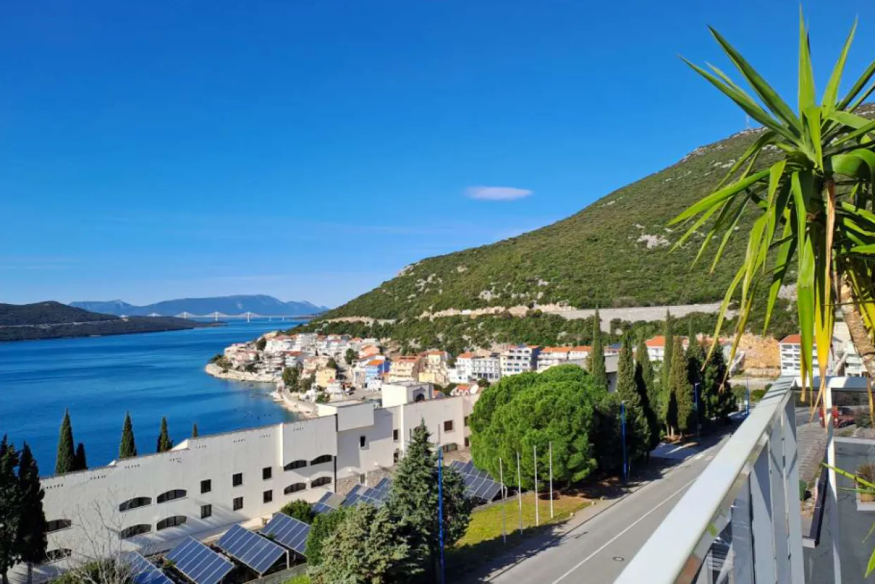 Neum.