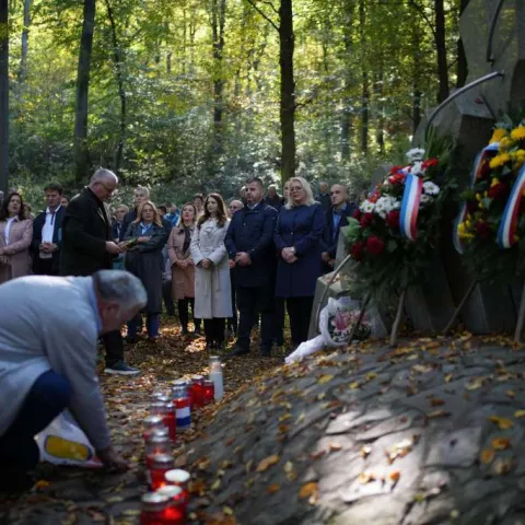 Novi Travnik: Obilježena 80. godišnjica partizanskog zločina nad hrvatskim civilima iz 2. svjetskog rata