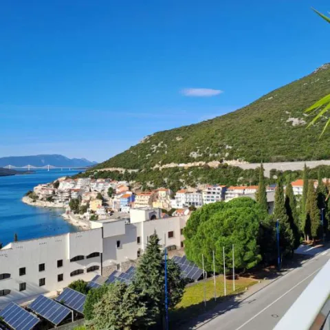 Neum.