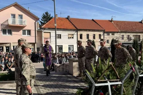 U Tomislavgradu položeni vijenci i služena sveta misa za hrvatske branitelje