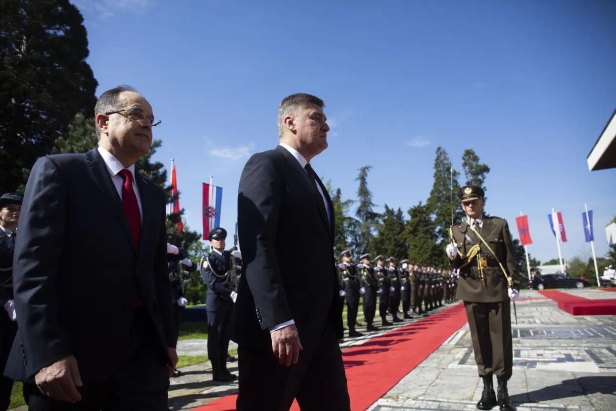 Zagreb, 27.04.2023. - Predsjednik Republike Hrvatske Zoran Milanović sastao se s albanskim predsjednikoma Bajramom Begajem koji boravi u službenom posjetu Republici Hrvatskoj. Na fotografiji Bajram Begaj, Zoran Milanović. 