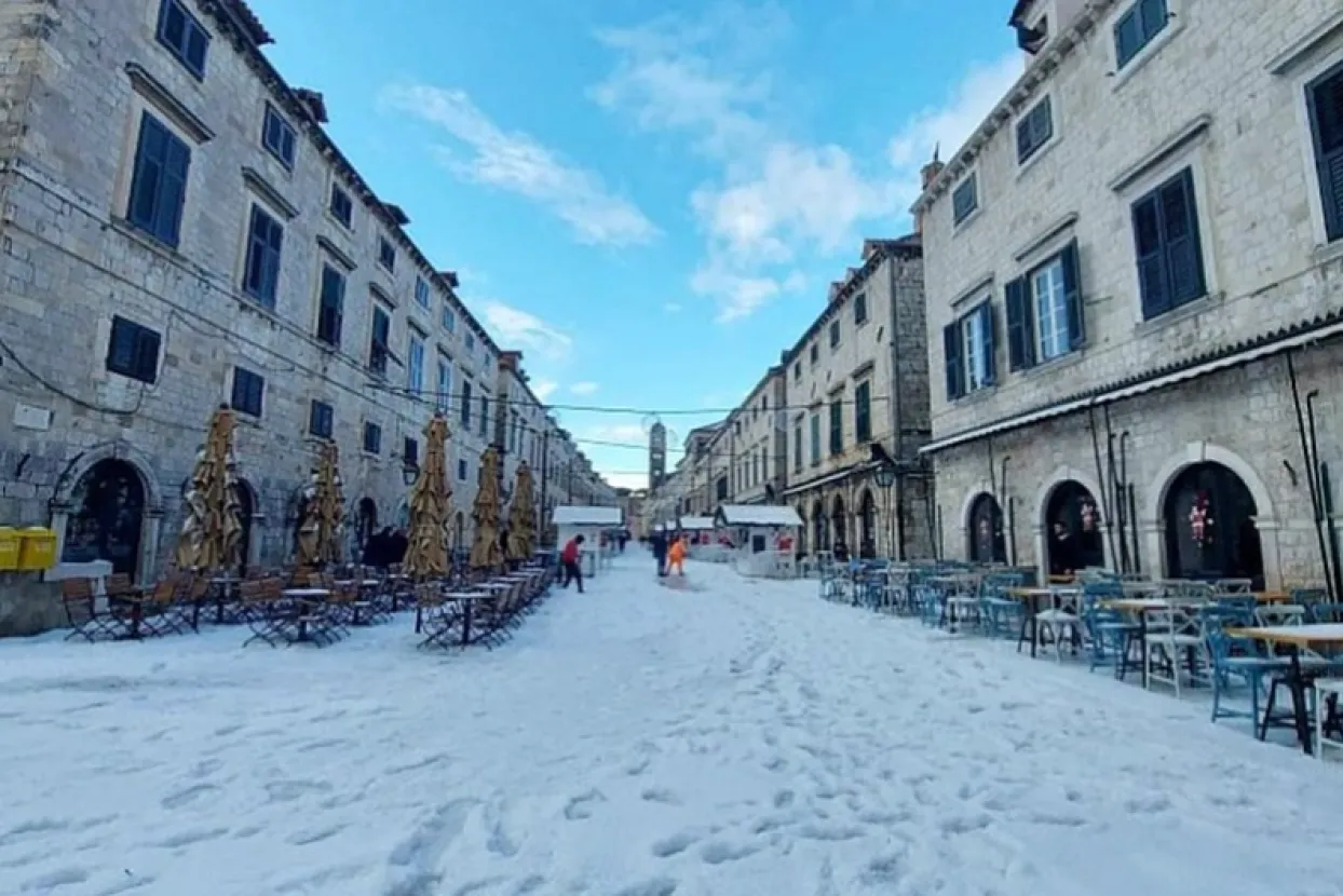 Nevrijeme praćeno tučom pogodilo Dubrovnik