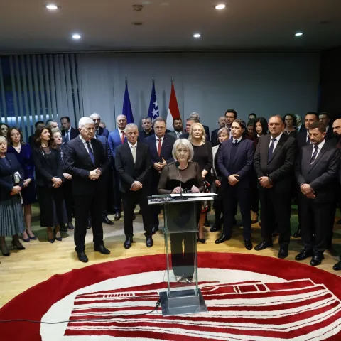 SARAJEVO, 19. decembra (FENA) - Predsjedavajuća Vijeća ministara Bosne i Hercegovine Borjana Krišto priredila je večeras u zgradi institucija BiH tradicionalni svečani božićni prijem.(Foto FENA/Almir Razić)